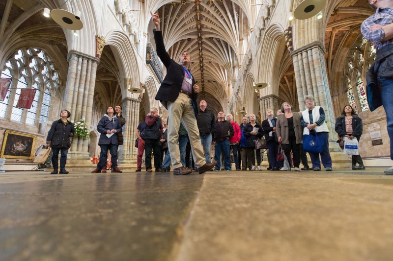 People in Exeter Cathedral – Ƶ