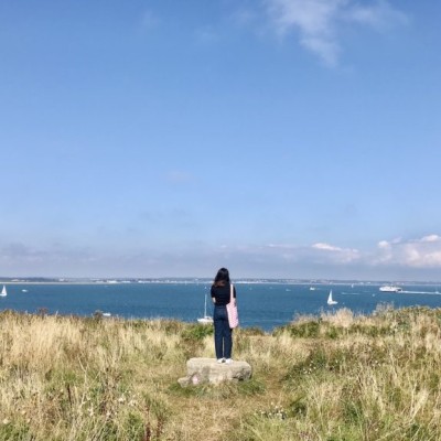 Ƶ student Linh looking out to sea